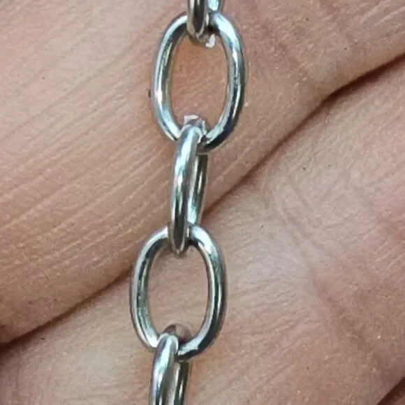 Elegant Pink Clutch with Silver Chain - Picture 4 of 15